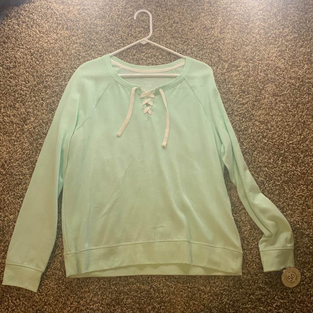 Super cute hoodie! Tag is still on it!